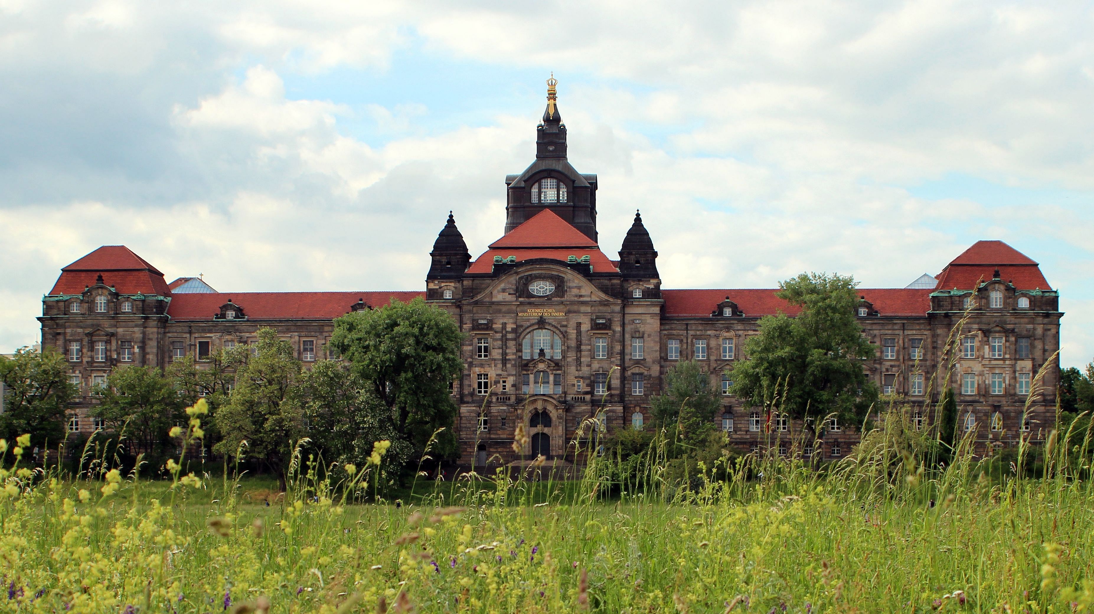 Verlinkung zu Staatsregierung