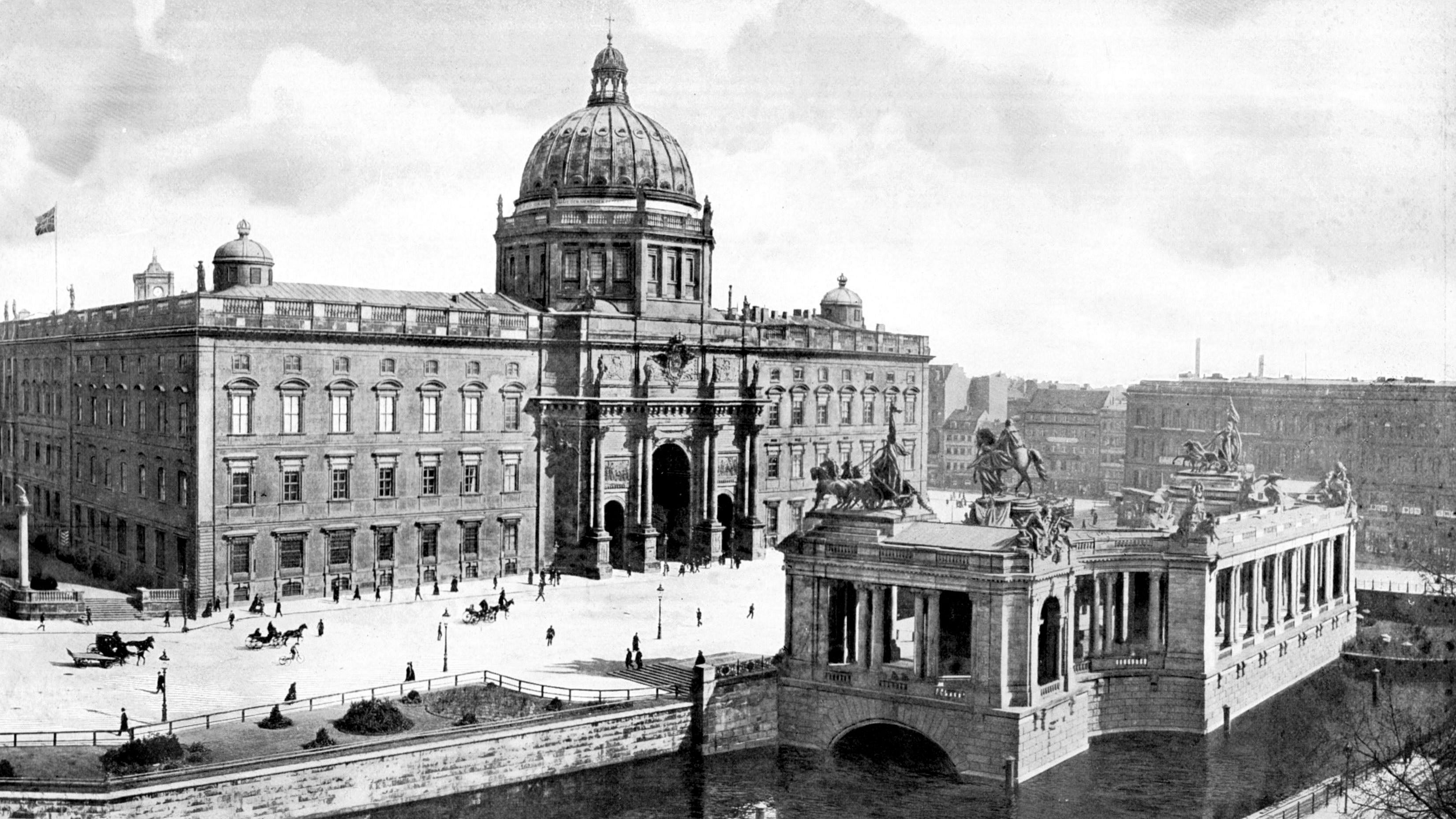 Berlin Nationaldenkmal Kaiser Wilhelm mit Schloss, Foto: gemeinfrei Verlinkung zu 1871 bis 1918