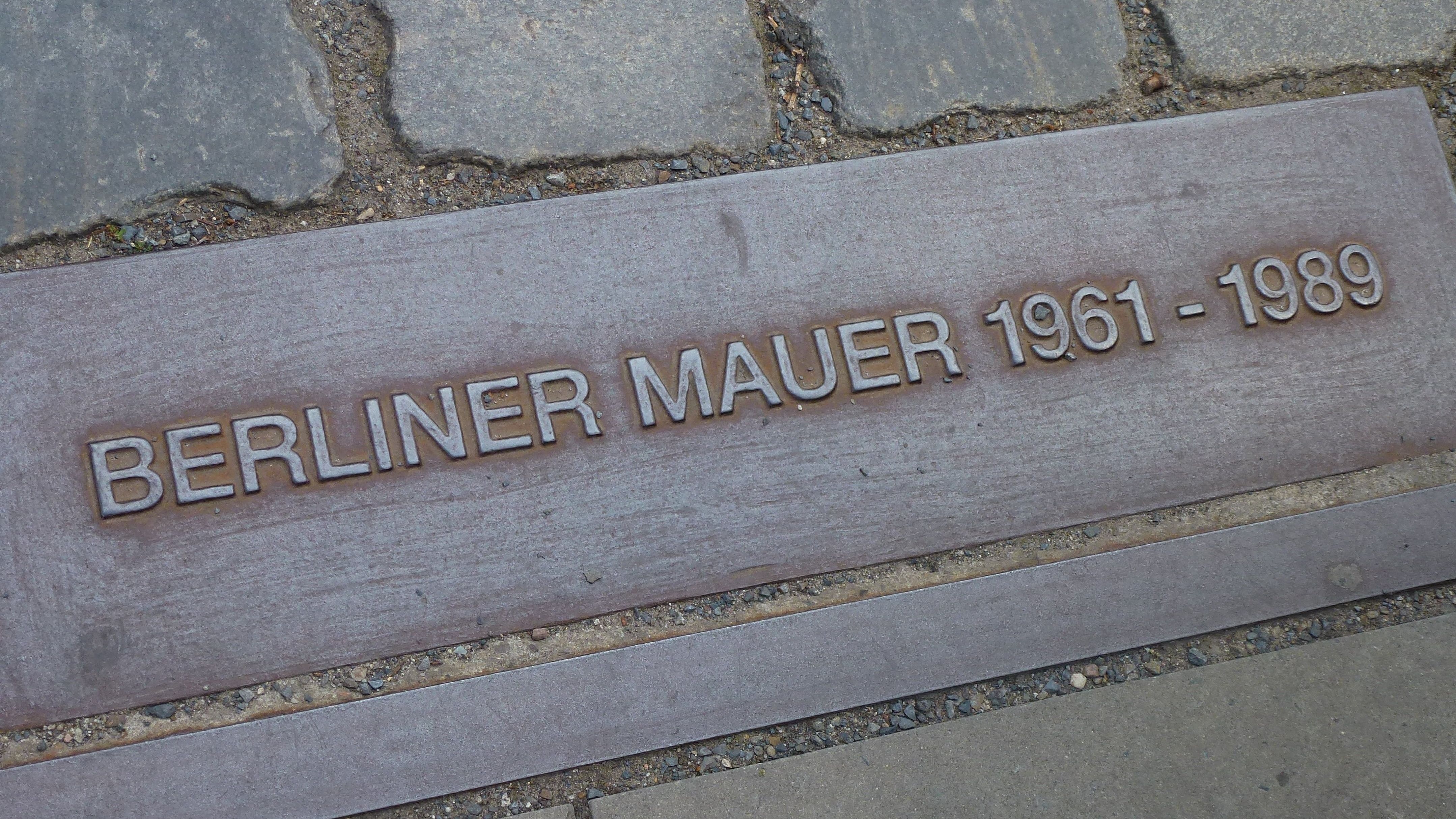 Berlin 1647098 Verlinkung zu Der Fall der Berliner Mauer am 9. November 1989